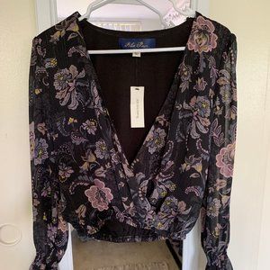 NWT Francesca's Long Sleeve Flower V-Neck Top